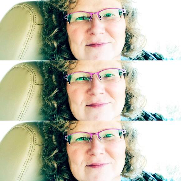 Meet your Posher, Babette - Picture 1 of 1